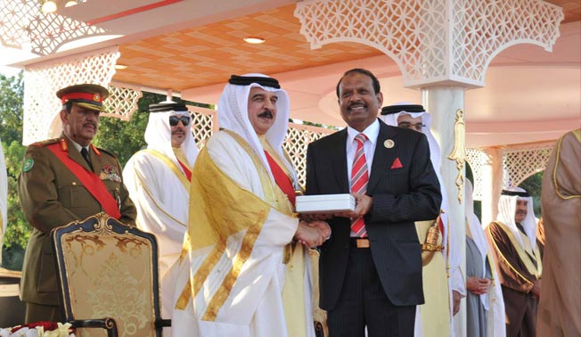 Yusuff Ali bestowed with Bahrain’s highest honor – The ‘Wessam Al Bahrain’